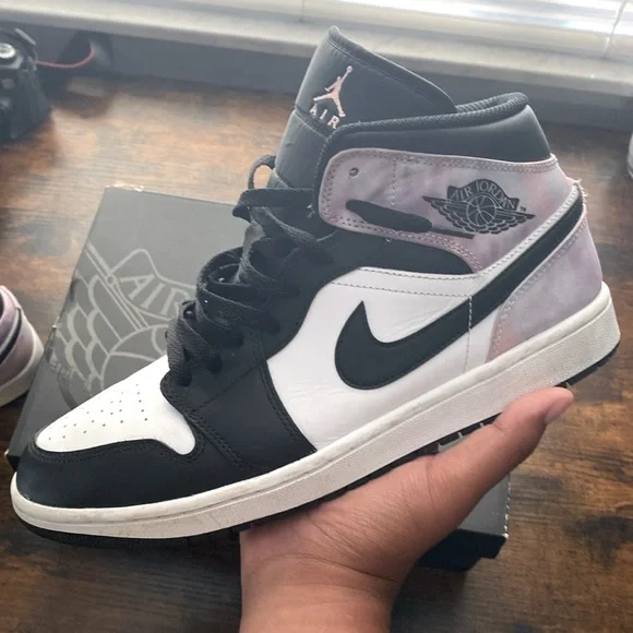 Jordan 1 mids for sale - Picture 4 of 4